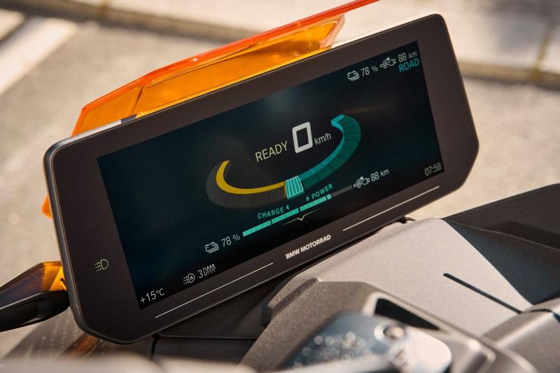 BMW CE 04, le scooter 100% électrique'