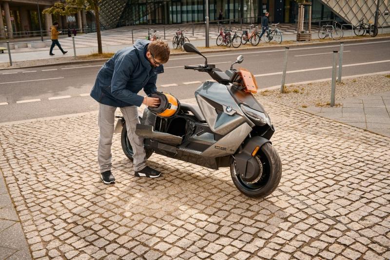 BMW CE 04'