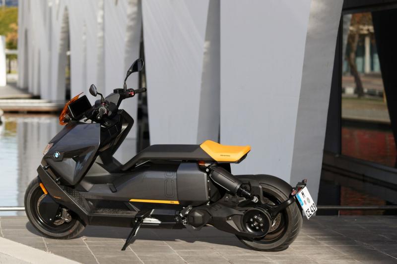 Offre Spéciale BMW CE 04'