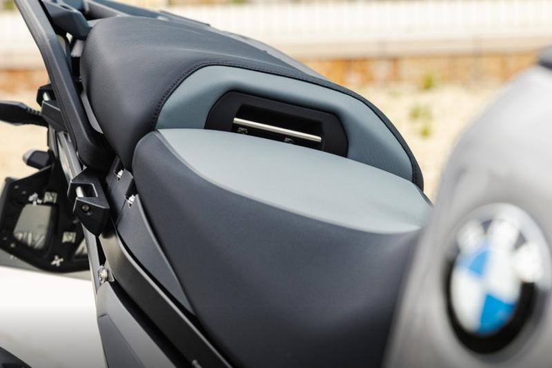 BMW R 1300 GS Adventure Dark Edition : l’excellence de l’aventure'