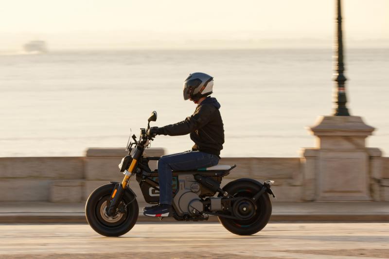 Vivez l’innovation électrique avec BMW : essais exclusifs des CE 02 et CE 04'
