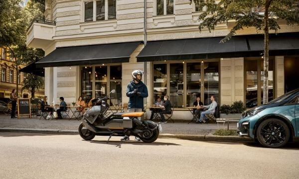 BMW CE 04, le scooter 100% électrique
