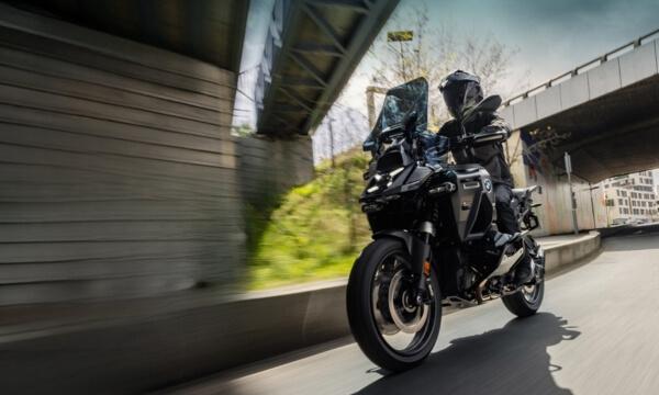 BMW R 1300 GS Adventure Dark Edition : l’excellence de l’aventure