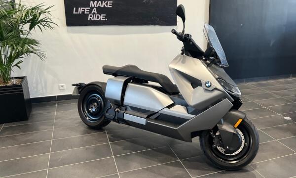 Le BMW CE 04 d'occasion, le scooter électrique premium, en version personnalisée