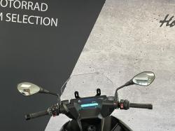 BMW URBAN MOBILITY CE 04