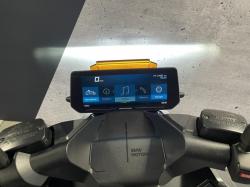 BMW URBAN MOBILITY CE 04